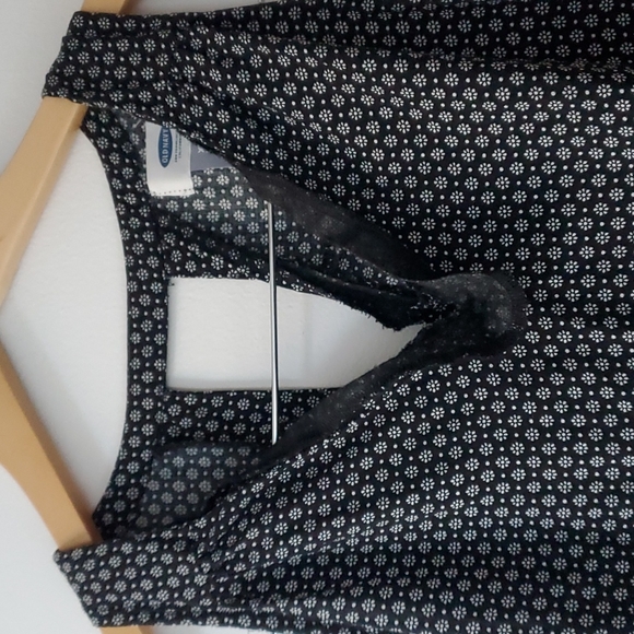 Old Navy Sleeveless Top - Size XS - Picture 6 of 11